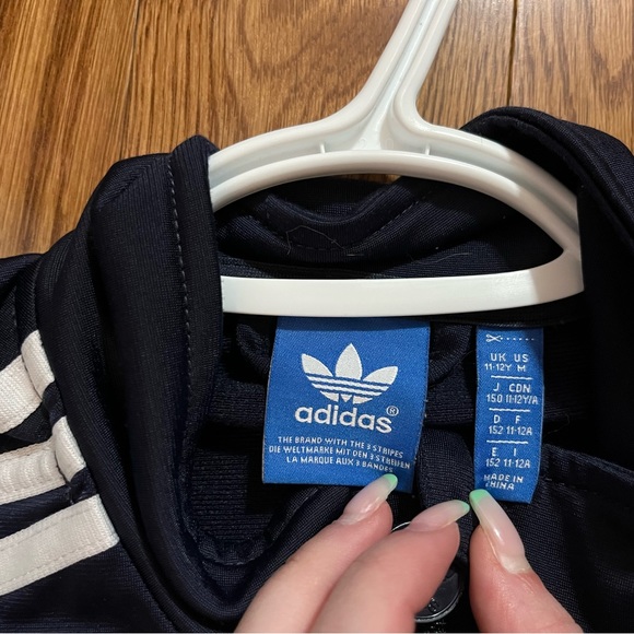 Adidas sweater. Great condition. - Picture 3 of 3